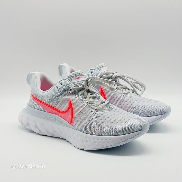 Nike React Infinity Run Flyknit 2 "Platinum" Running Shoes Size 8 for Women - Picture 4 of 7